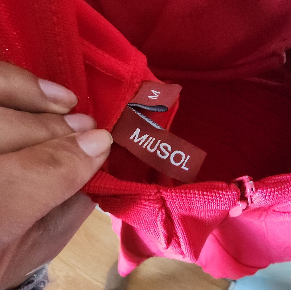 Red mini dress - Picture 4 of 5